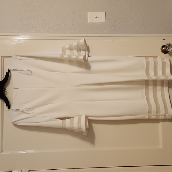 Calvin Klien bell sleeve dress - Picture 2 of 4